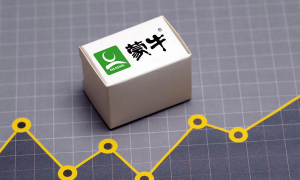 蒙牛上半年营收缩水百亿，乳业巨头如何破局？