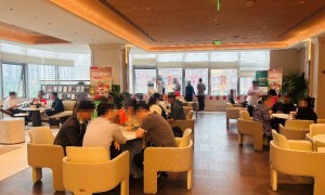 实探北京十一假期楼市：开发商花式促销送家电、推工抵房、减免物业费；有楼盘单天接待80组、卖六套房