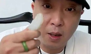 扫描“主播”｜“柴怼怼”的生意经：打假吸粉引流后售假，曾蓄意抹黑胖东玉石质量